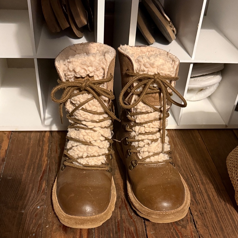 Brown Fur-Lined Lace-Up Boots
